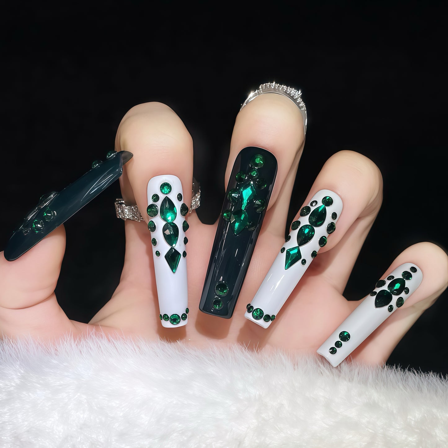 ZX-1742-AM-Shiny Diamonds Nails