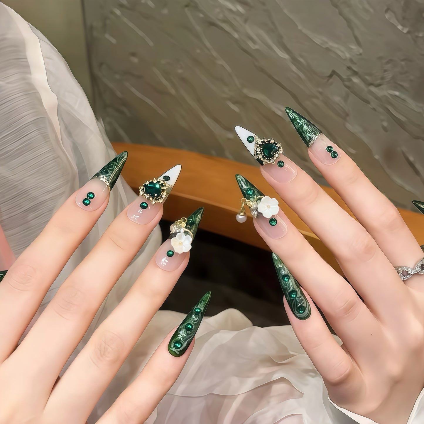 ZX-1229-CH-Shiny Diamonds Nails