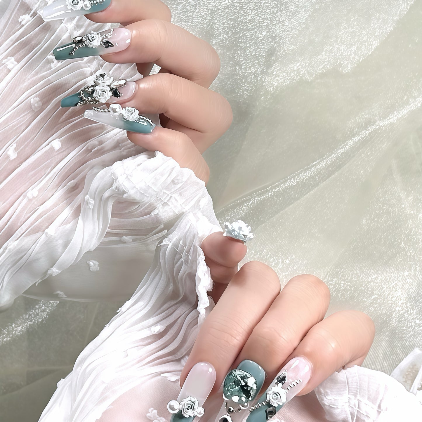 ZX-1066-CH-Shiny Diamonds Nails