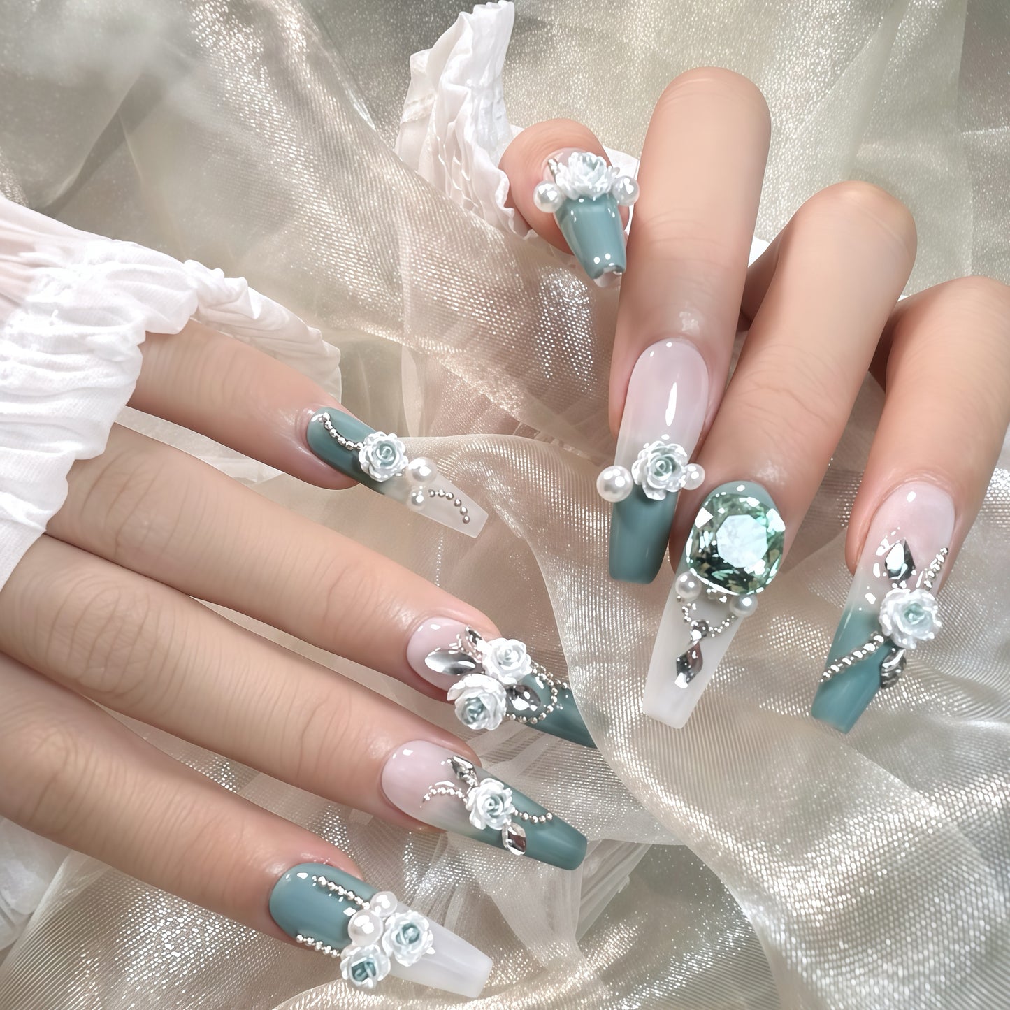 ZX-1066-CH-Shiny Diamonds Nails