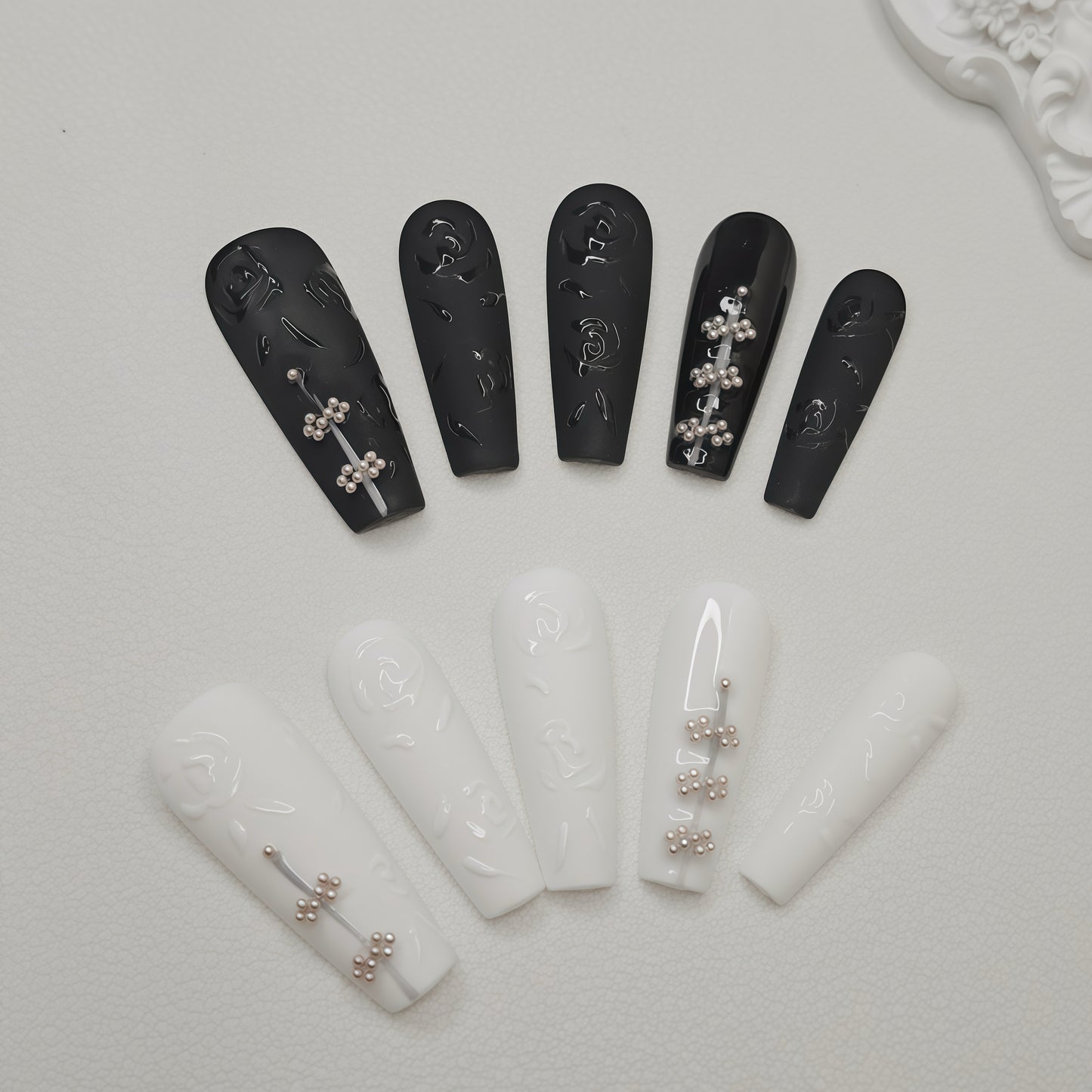 ZX-1642-CH-Shiny Diamonds Nails