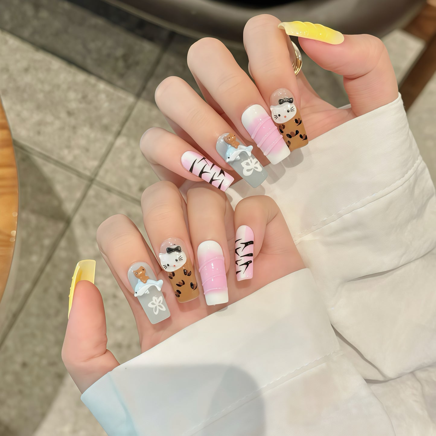 ZX-2336-CA-Shiny Diamonds Nails