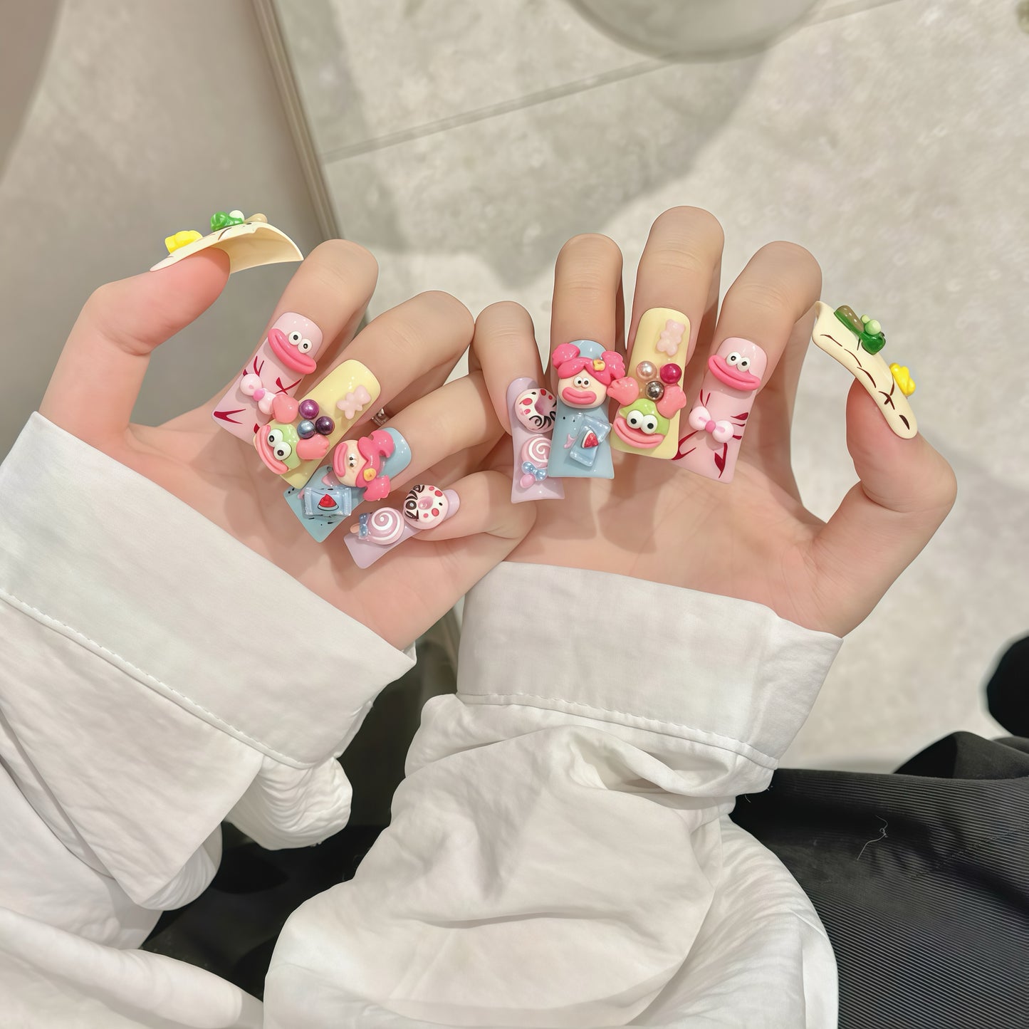 ZX-2188-CA-Shiny Diamonds Nails