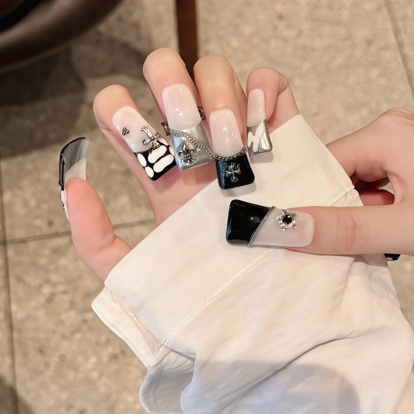 ZX-2106-AM-Shiny Diamonds Nails