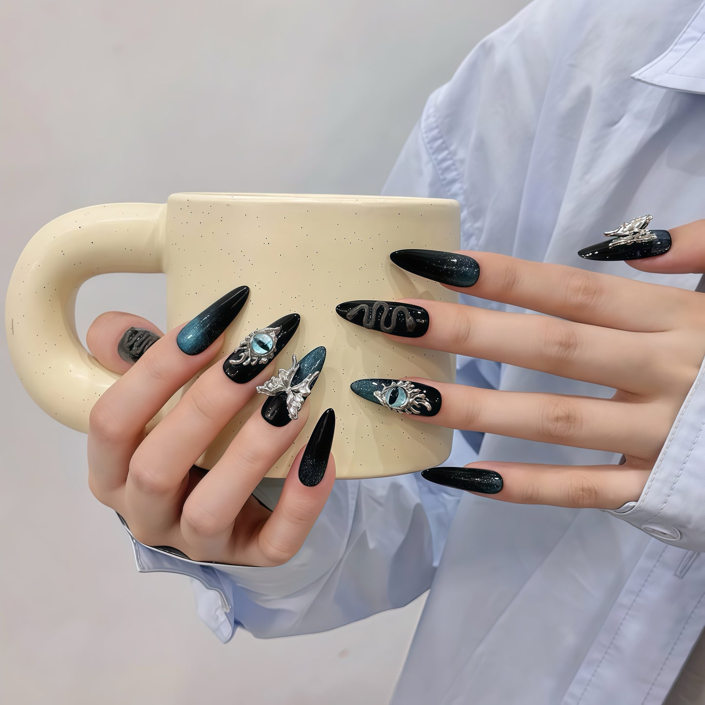 ZX-1919-AM-Shiny Diamonds Nails