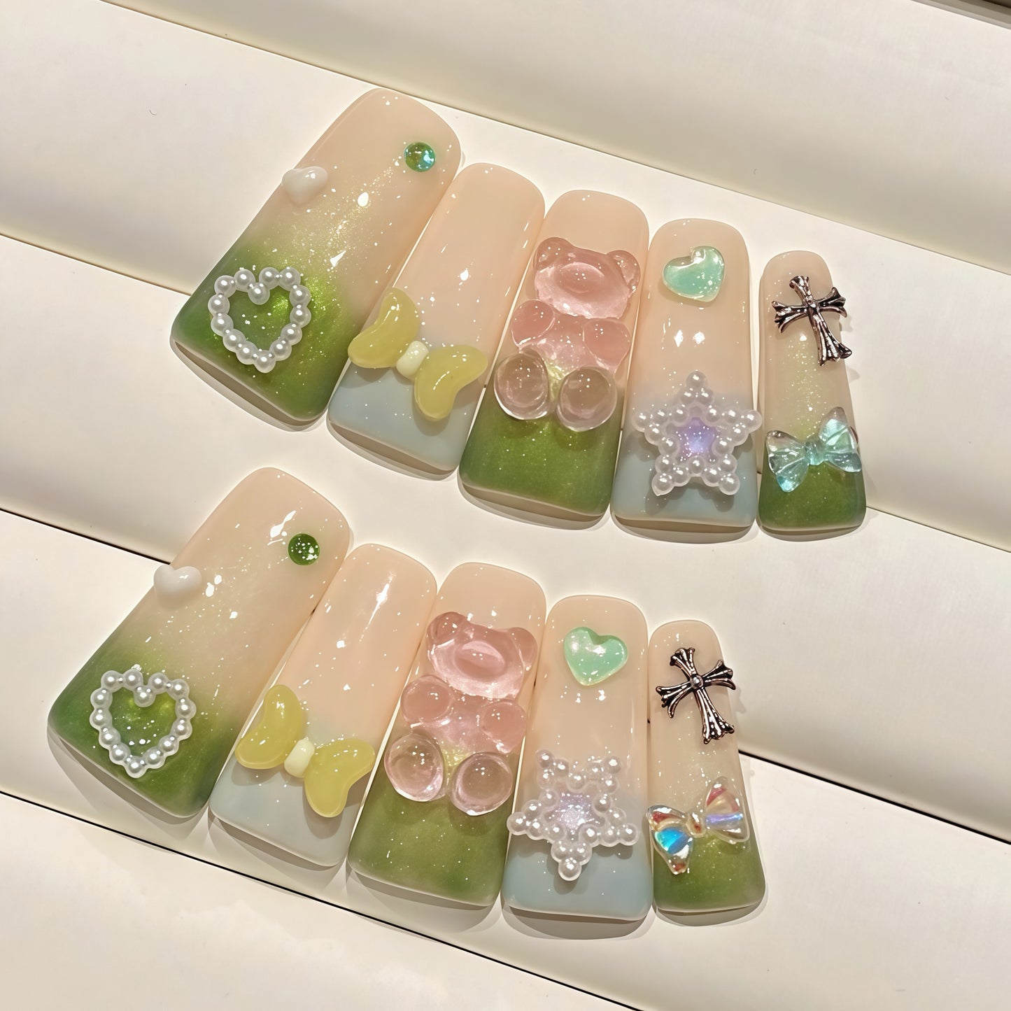 ZX-2094-CA-Shiny Diamonds Nails