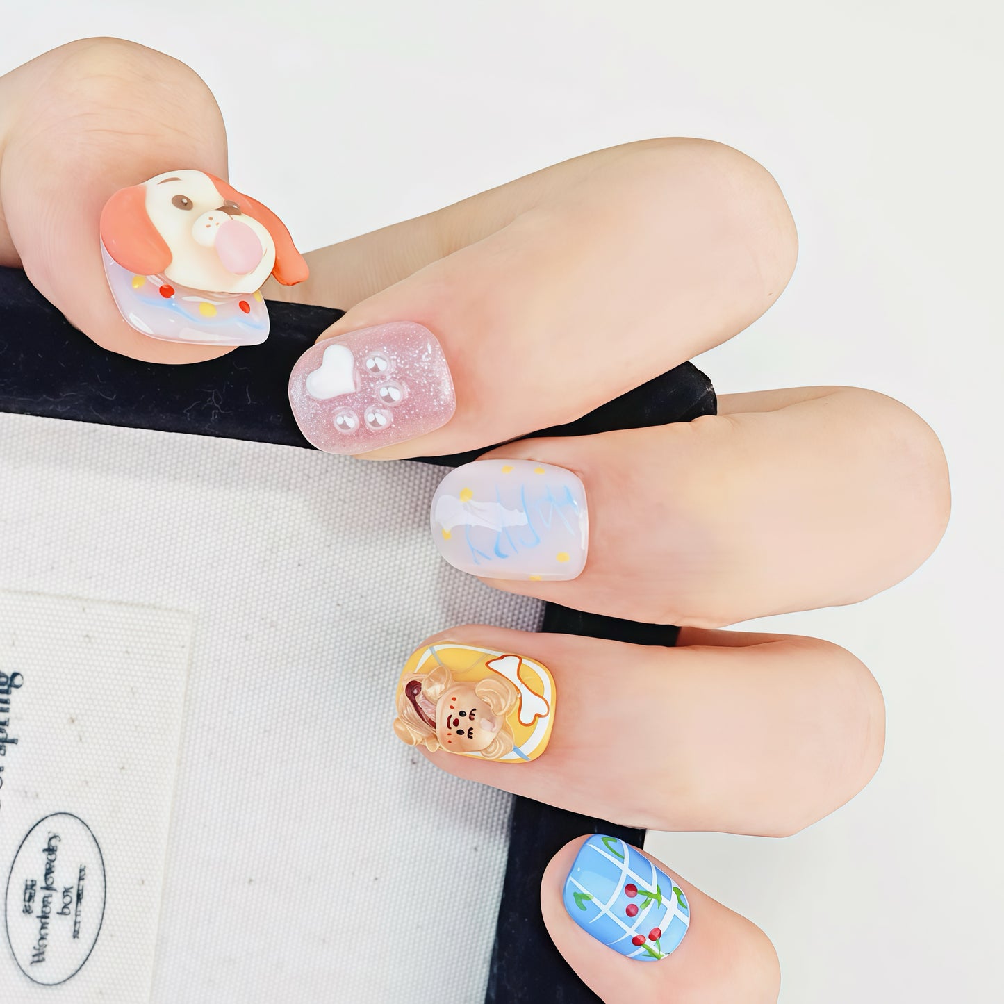 ZX-1011-CA-Shiny Diamonds Nails